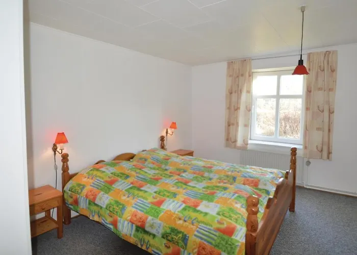 Three-bedroom In Feriehus *